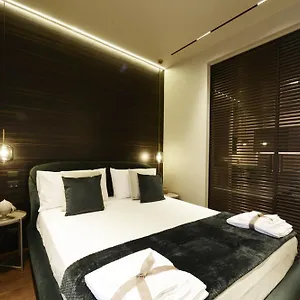 di-fronte-a-suite.sicilyhotelsitaly.net/